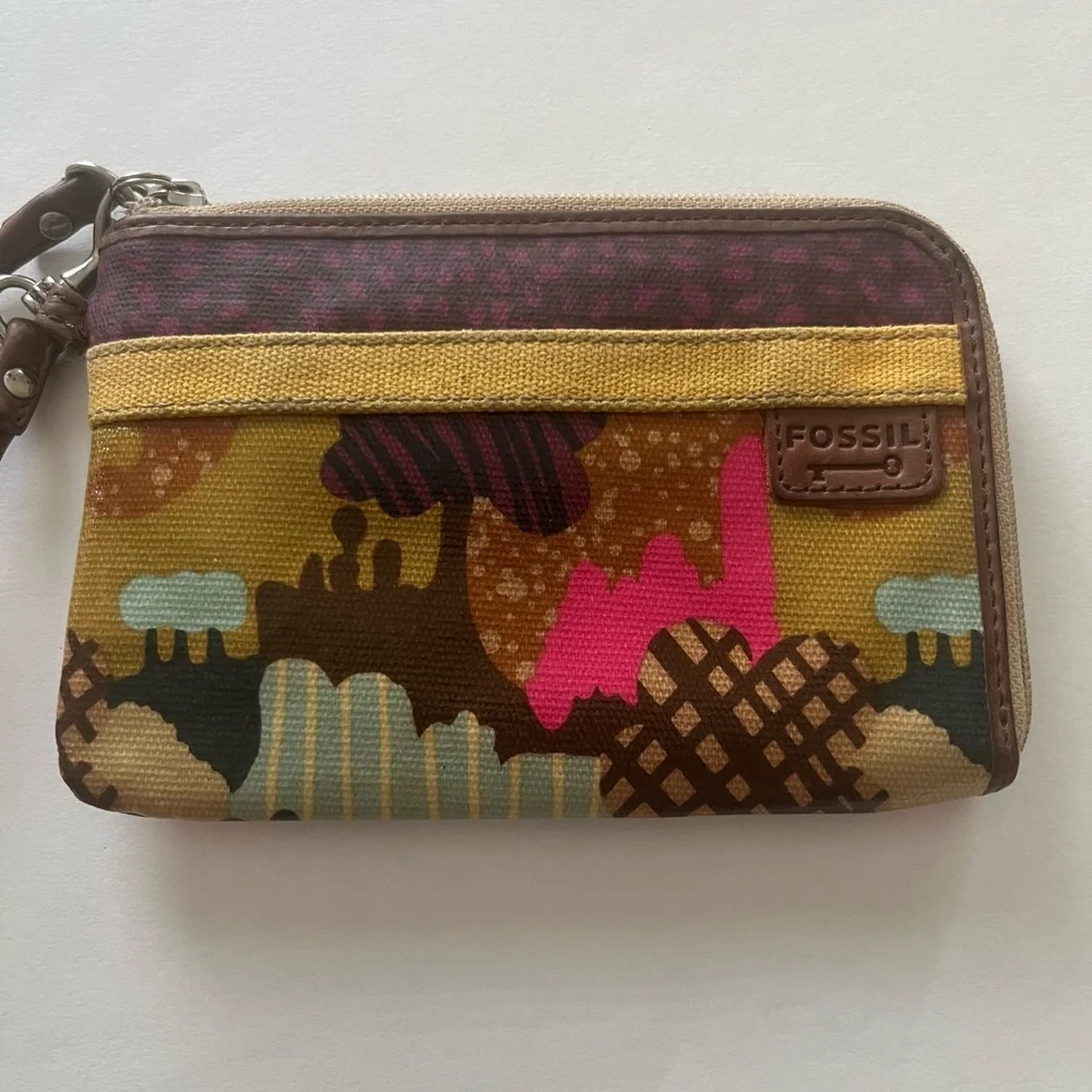Fossil Key-Per Wristlet